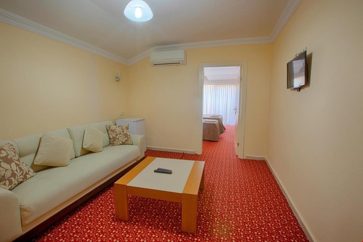 Azak Blue Otel Okurcalar Ngoại thất bức ảnh
